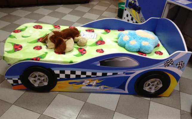 Une chambre de garçon dans le style d'un coureur