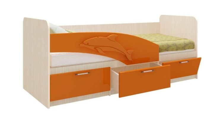 Lit dauphin avec tiroirs