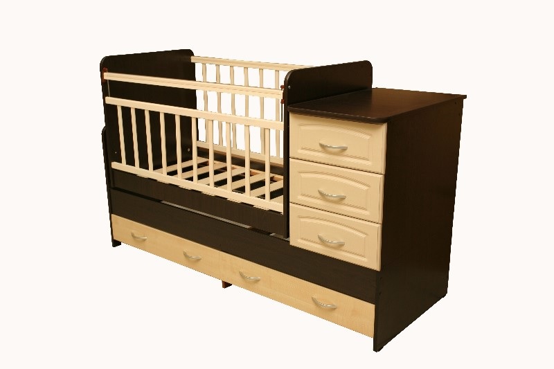 Transformateur de lit d'enfant avec pendule articulé