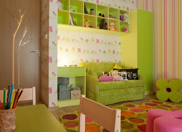 Canapé-lit à l'intérieur de la chambre des enfants