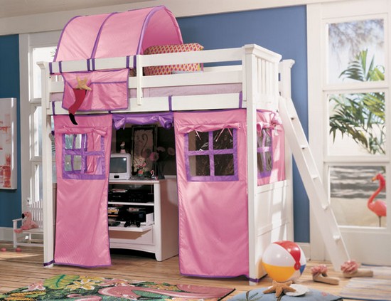 Lit mezzanine avec espace de jeux et de travail pour les filles