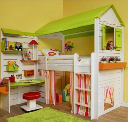 Lit mezzanine en forme de maison