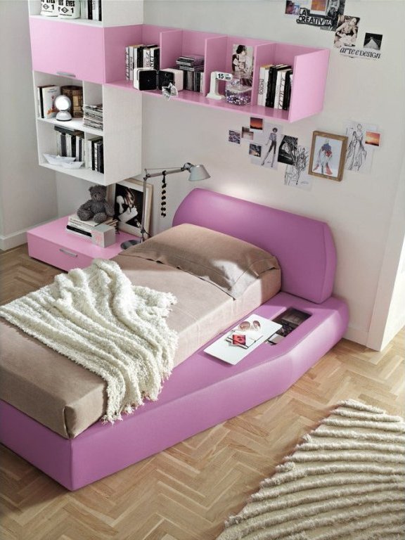 Un lit pour une adolescente