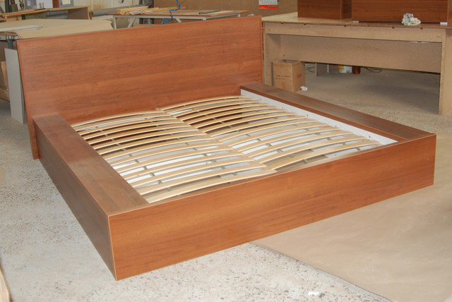 Lit podium en aggloméré