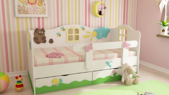 Lit avec tour de lit pour les plus petits