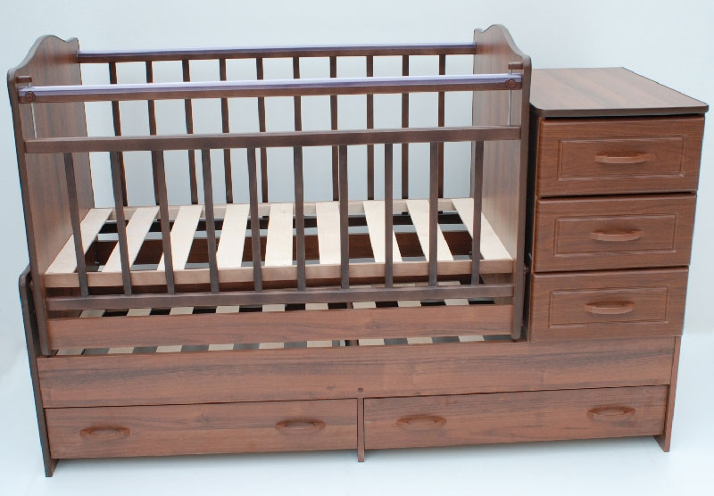 Un lit avec un pendule transversal