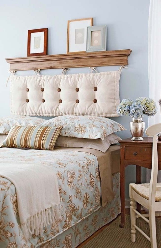 Une charnière softboard est généralement compacte et fixée au mur