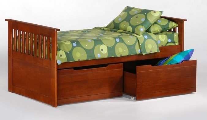 Lit simple avec tiroirs spacieux