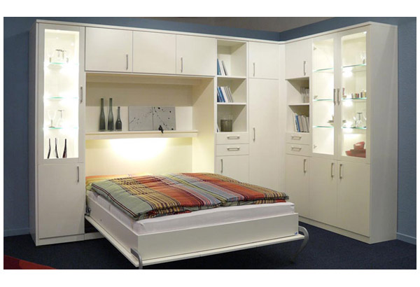 Lit armoire avec lumière