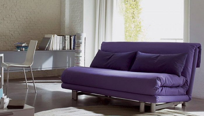 Le canapé se transforme en lit