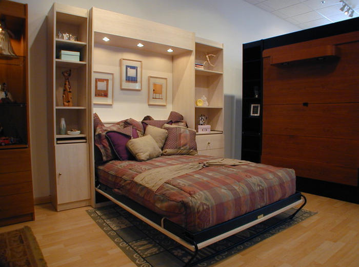 Armoire transformatrice de lit dans le salon