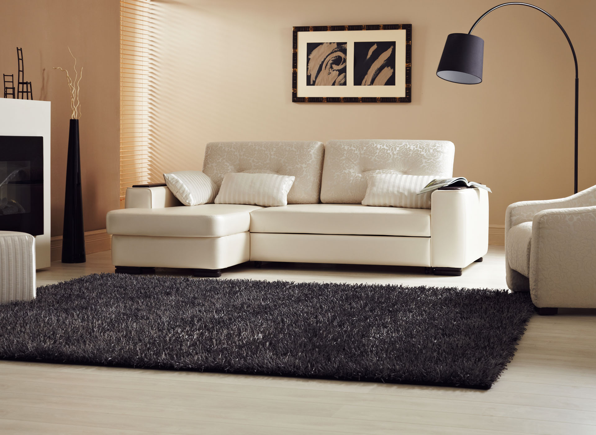 Canapé blanc à l'intérieur