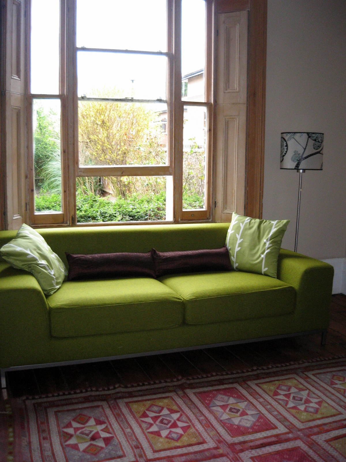 Une version intéressante du canapé à l'intérieur