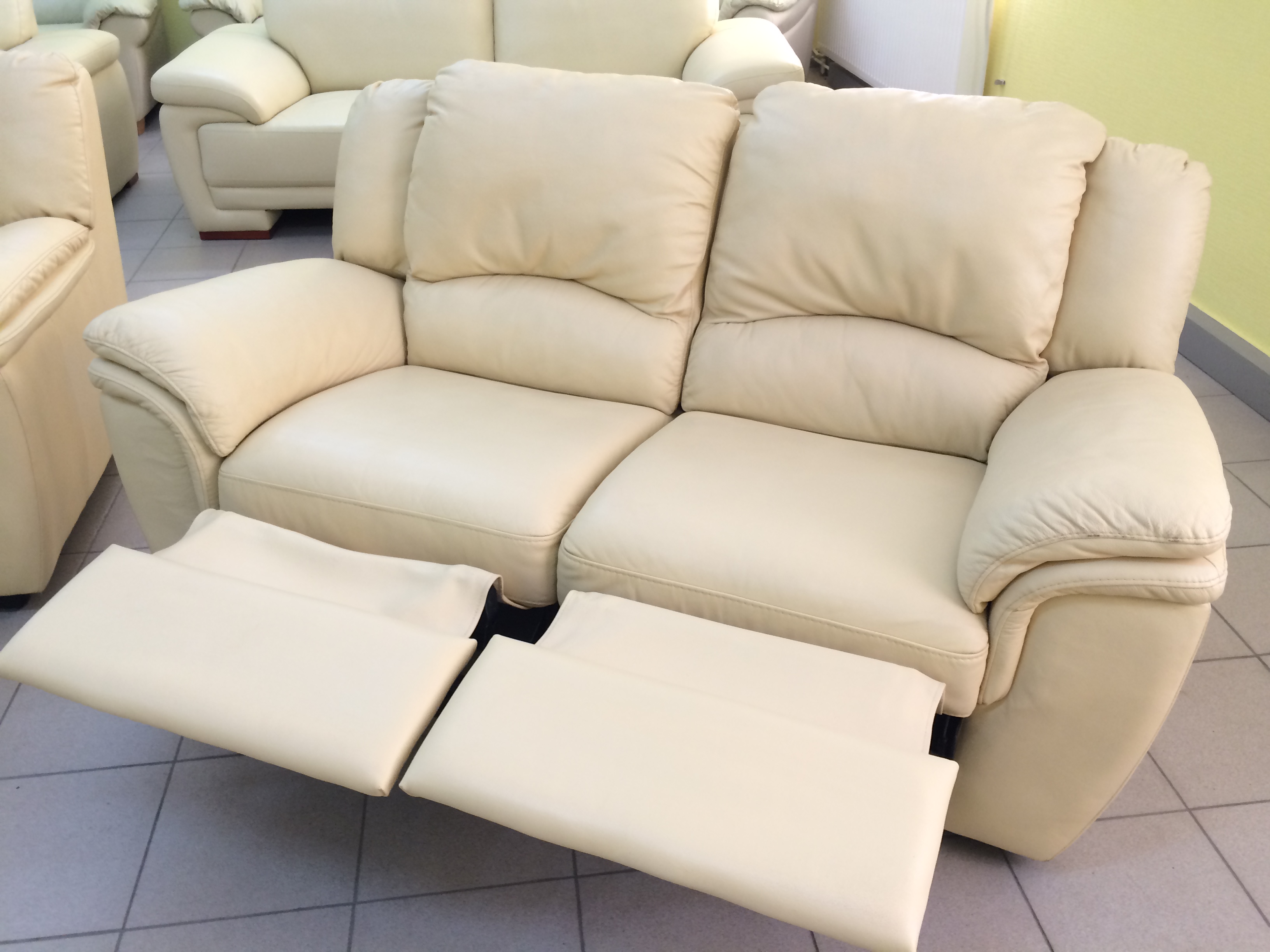 Canapé en cuir, dossier