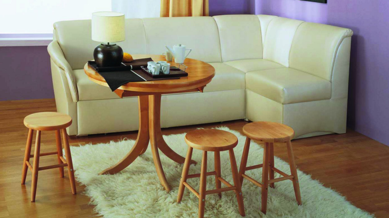 Un petit canapé dans la cuisine