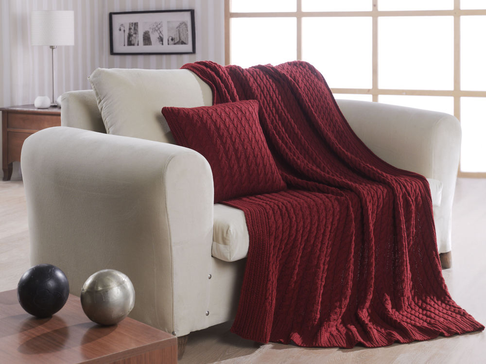 Couvre-lit en tricot rouge