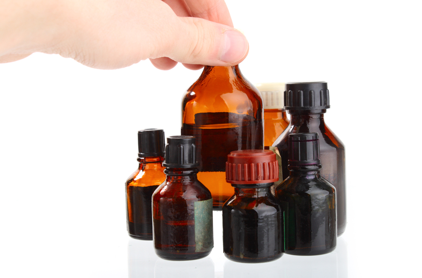 Les meubles avec un rembourrage foncé peuvent être nettoyés avec de l'iode