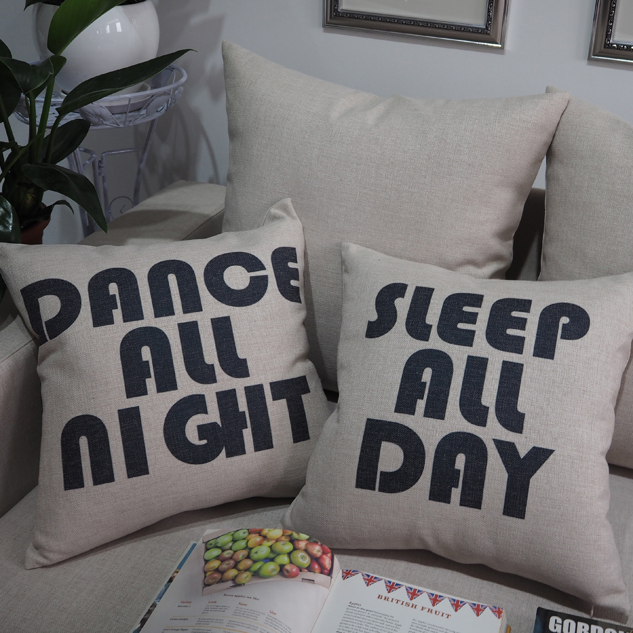 Oreillers avec inscriptions