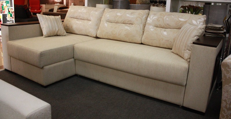 Un canapé d'angle léger