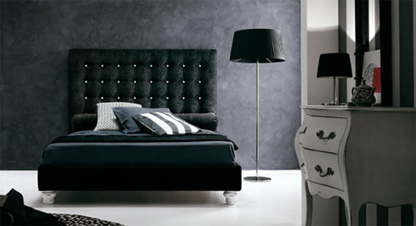 Déco de chambre avec un lit noir