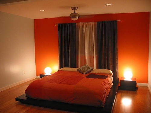 Design de lit attrayant en orange