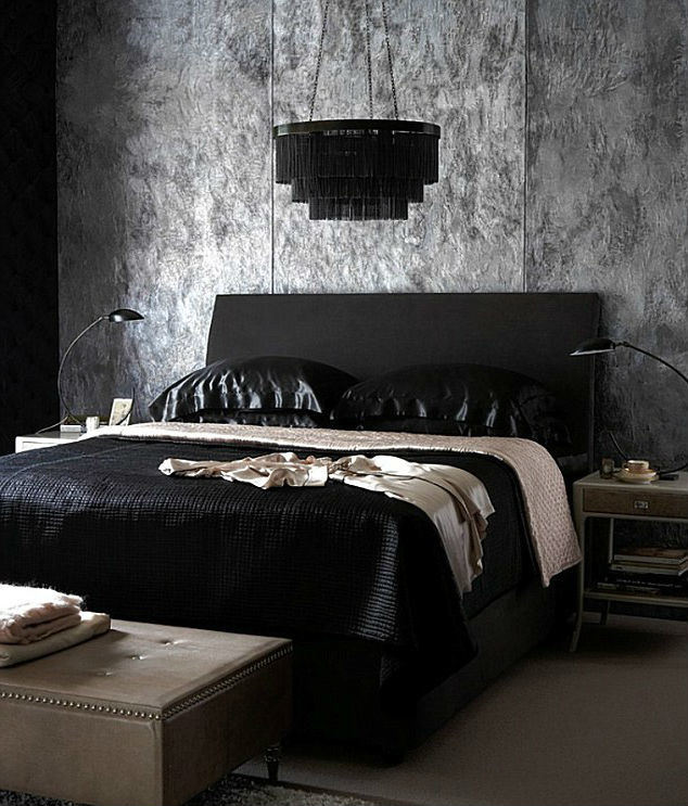 Motif gothique sur un lit noir