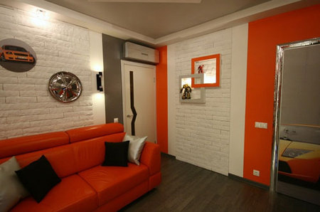 Comment utiliser correctement le canapé orange dans votre maison