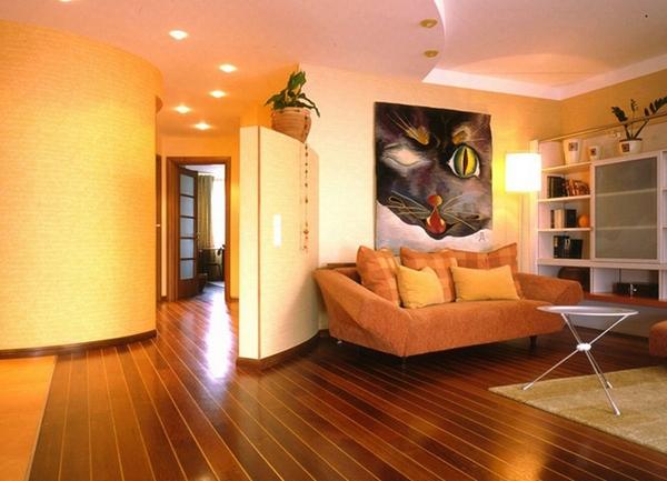 Comment entrer une riche couleur orange du canapé à l'intérieur