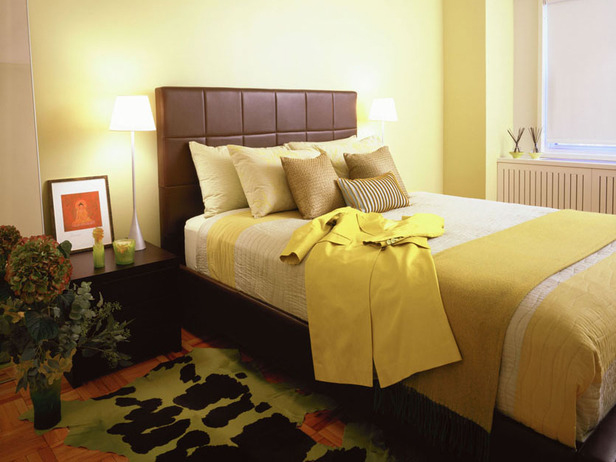 Lit avec dossier marron