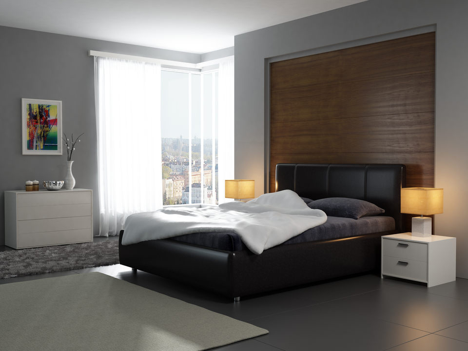 Le lit à l'intérieur est noir