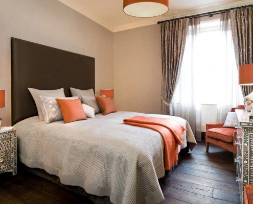 Lit orange pour meuble de chambre