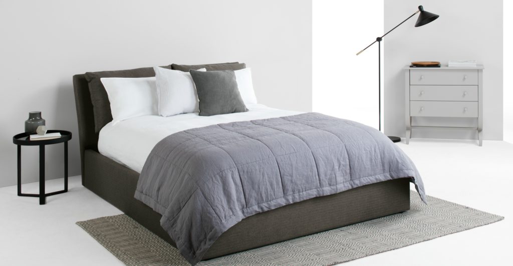 Lit pratique en gris