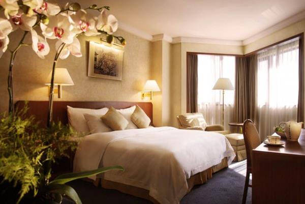 Lit large de luxe en marron