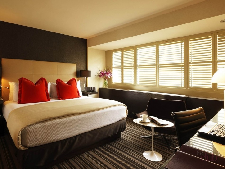 Lit marron élégant