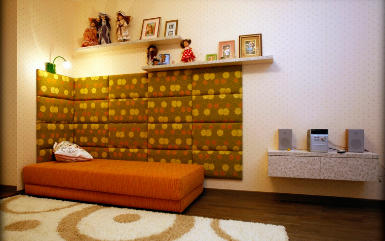 Lit orange doux et confortable