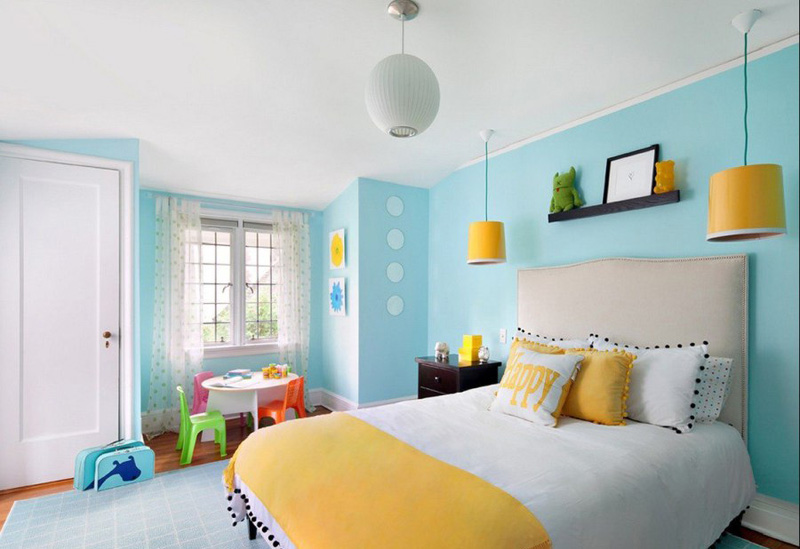 Couleur jaune d'un lit pratique pour la maison