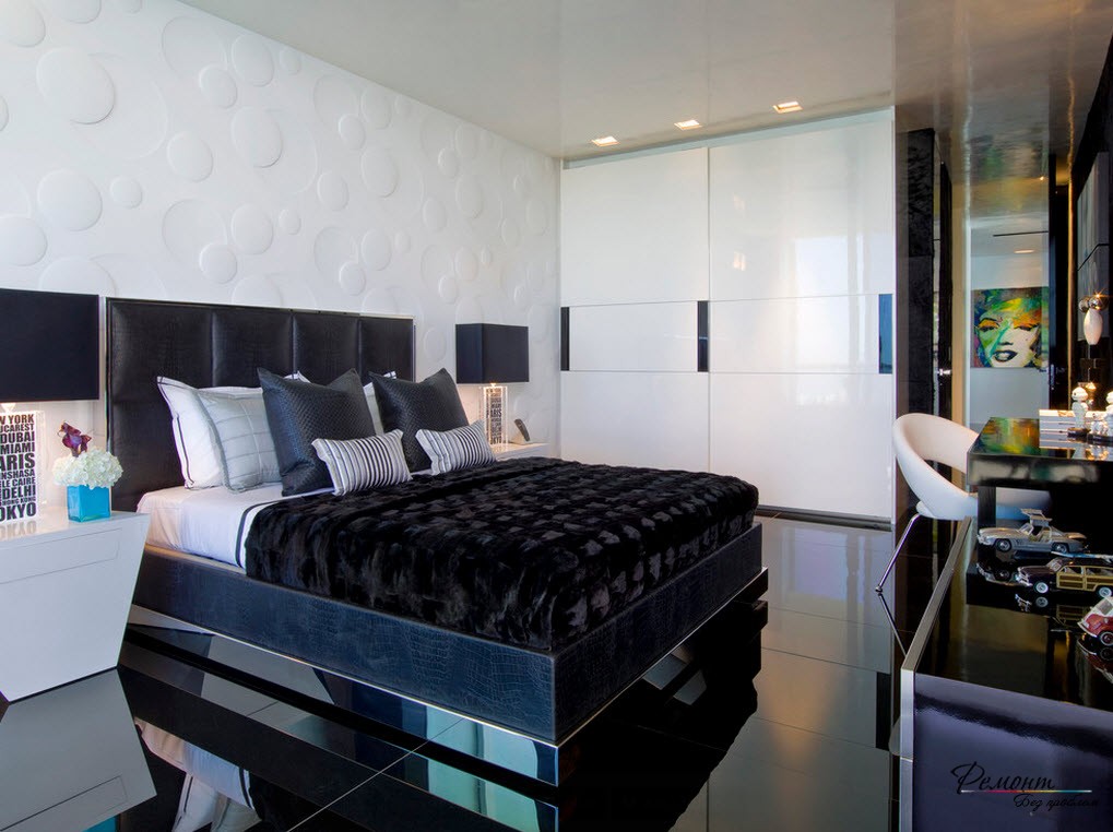 lit noir à l'intérieur