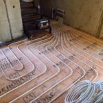 Plancher chauffant dans la cuisine. Fonctions de sélection et d'installation